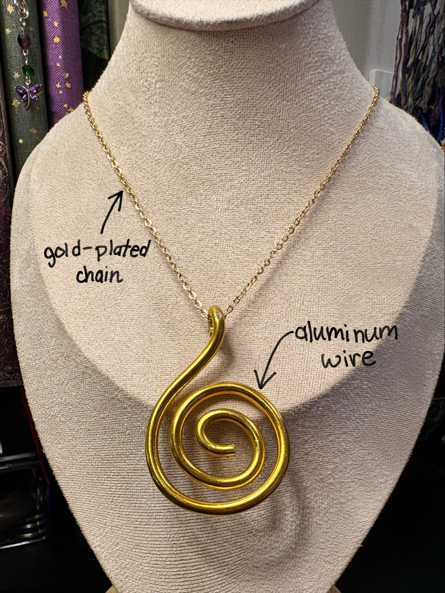 ꩜ Swirl Necklace