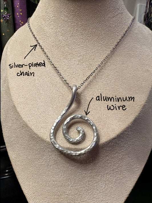 ꩜ Swirl Necklace